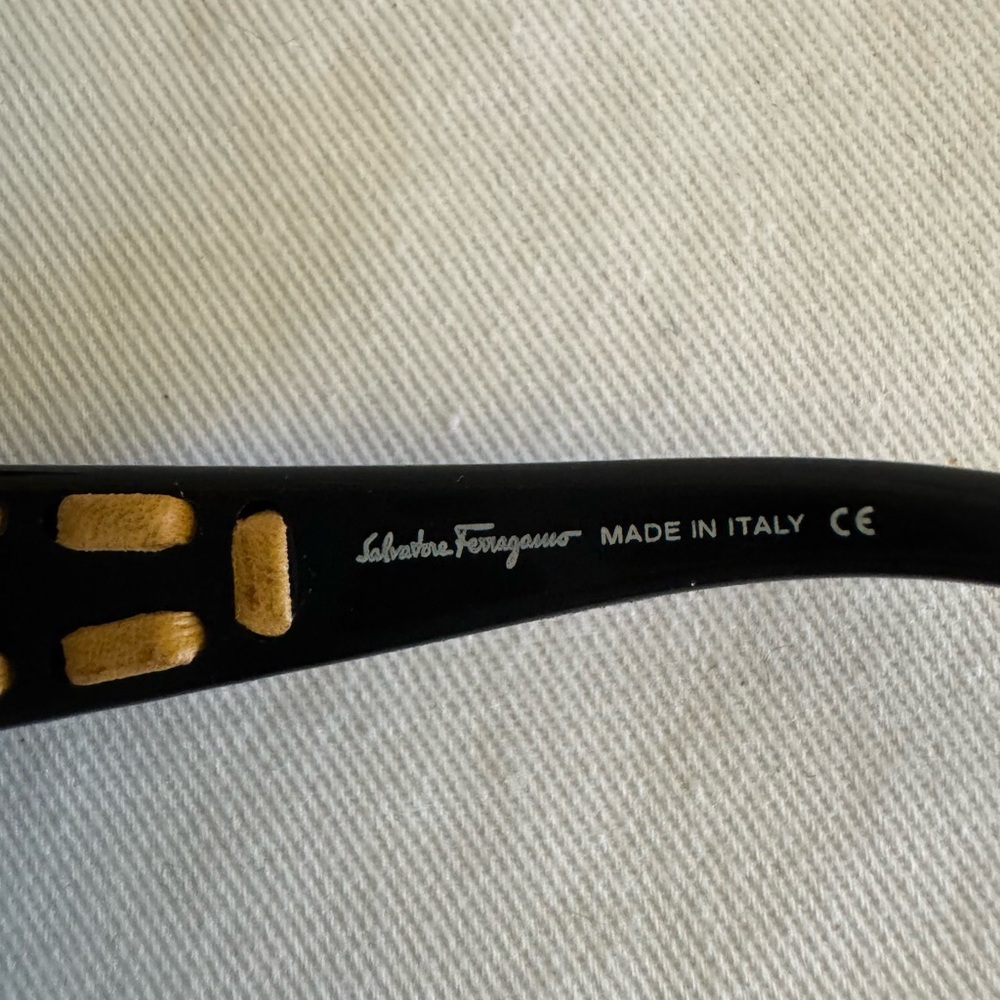 SALVATORE FERRAGAMO 2110/Q 101/87 Women Black Sunglasses EUC - Picture 5 of 8
